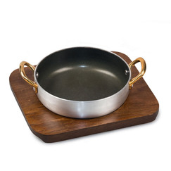 Сковородка для подачи P.L. Proff Cuisine 500 мл с антипригарным покрытием на деревянной подставке (81241069): фото